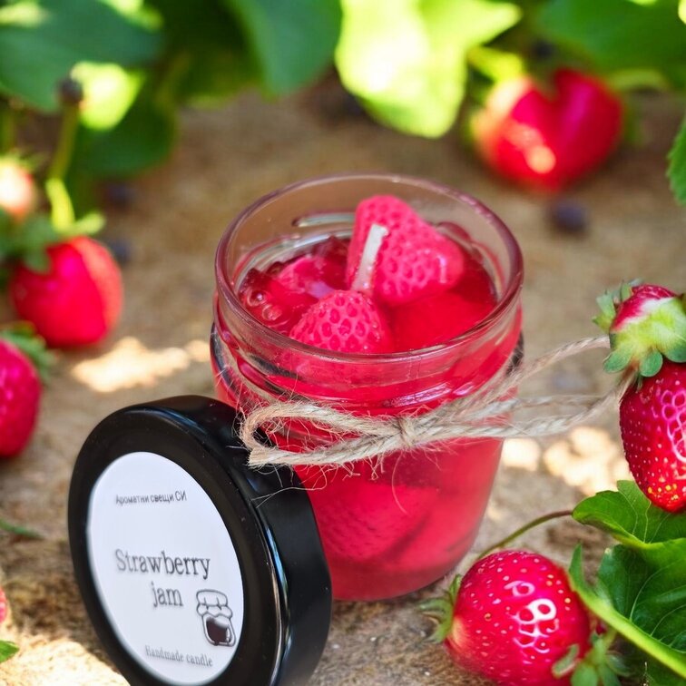 Свещ Сладко от ягоди / Strawberry jam